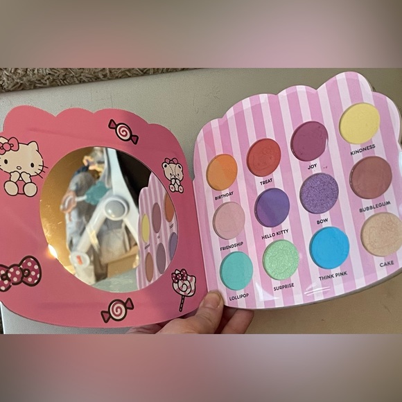 Hello Kitty Makeup and Hair Bundle BNWT!! - Picture 9 of 11